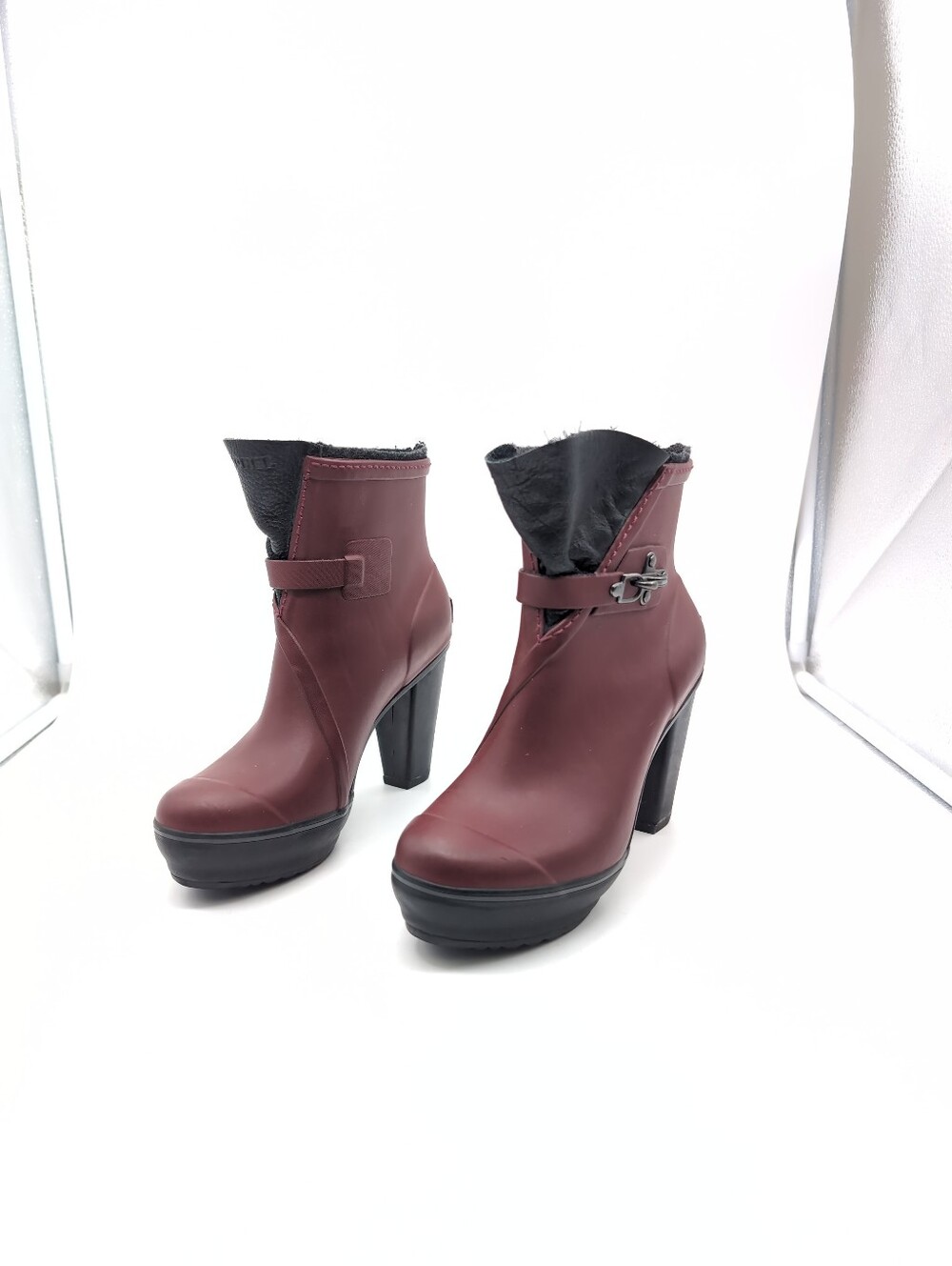 Sorel Medina Burgundy Platform Ankle Heeled Rain Boots Sz 6.5